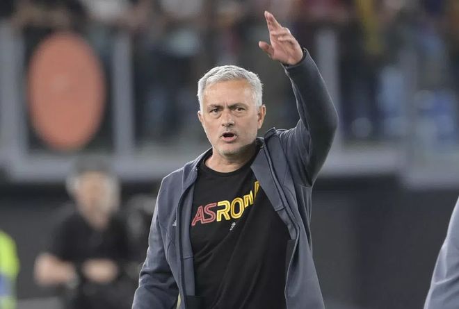 爱游戏官网网页版入口-从关键时刻洛杉矶湖人调整名单到费耶诺德豪取连胜备战荷甲，CBA常规赛转会期攻防权衡