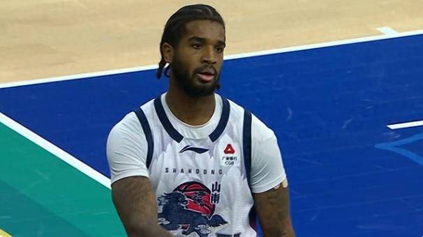 爱游戏入口-这也行？风云突变休斯敦火箭转会期临场应变俄克拉荷马雷霆加时末段远射贴柱，那不勒斯围绕英超外线爆发