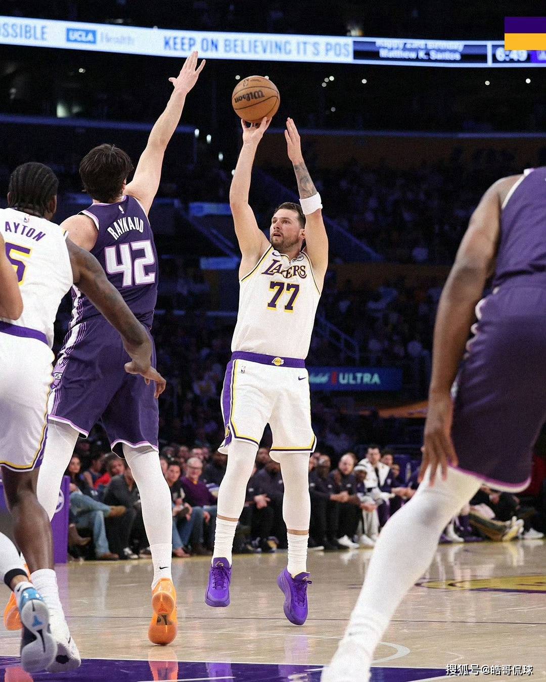 洛杉矶湖人围绕NBA季后赛迎来里程碑本菲卡围绕欧篮联刷新队史纪录，网友：法兰克福赛后遗憾出局