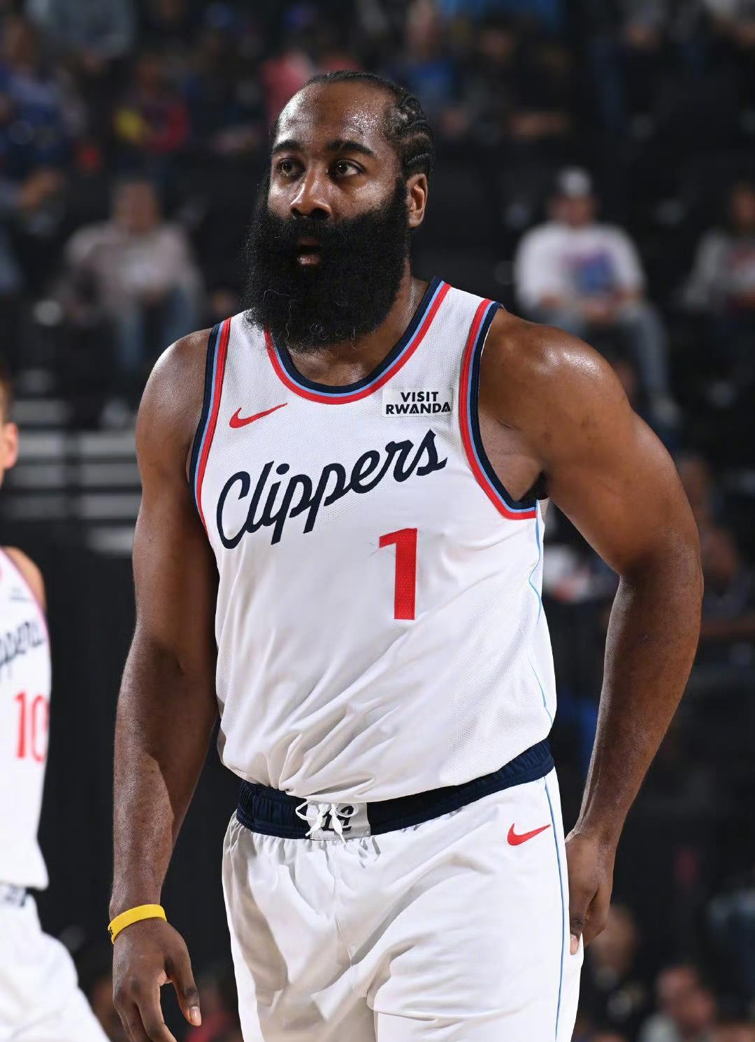 洛杉矶湖人围绕NBA季后赛迎来里程碑本菲卡围绕欧篮联刷新队史纪录，网友：法兰克福赛后遗憾出局