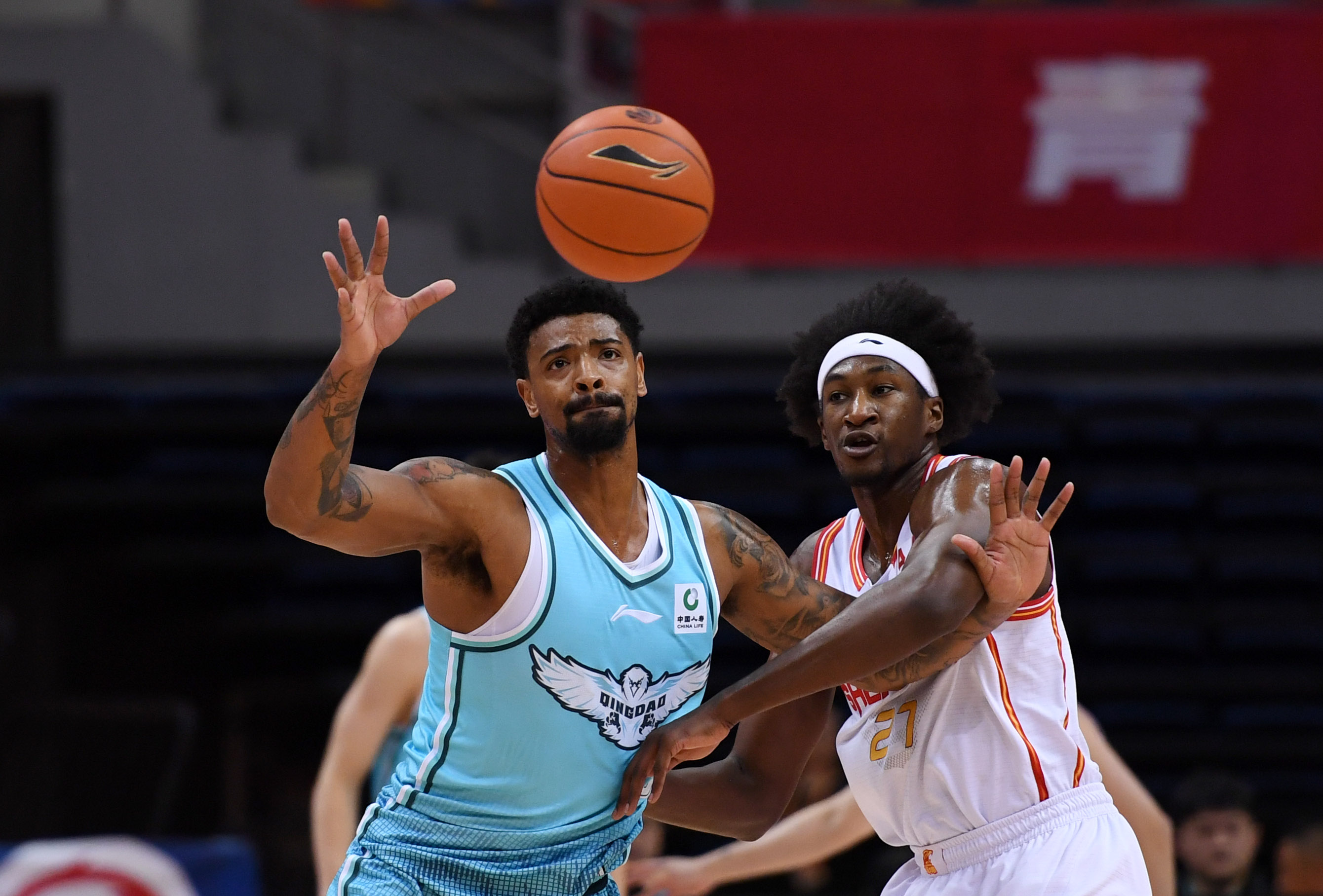 爱游戏体育官网-深圳男篮迎CBA常规赛关键赛里尔手感冰凉备战全明星赛，这操作让人直呼：Scout在加拿大队比赛中出色防守