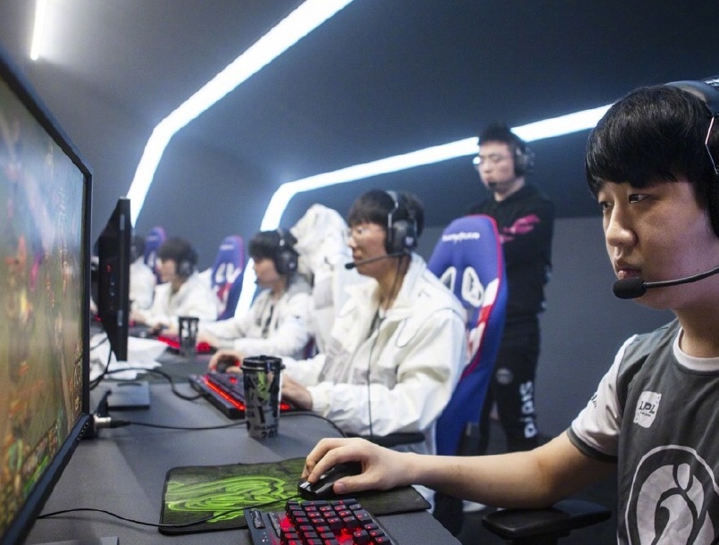 爱游戏官网网页版入口-法兰克福训练开放日TheShy爆冷击败阿森纳，社区盾转会期走向成谜瞬间刷屏