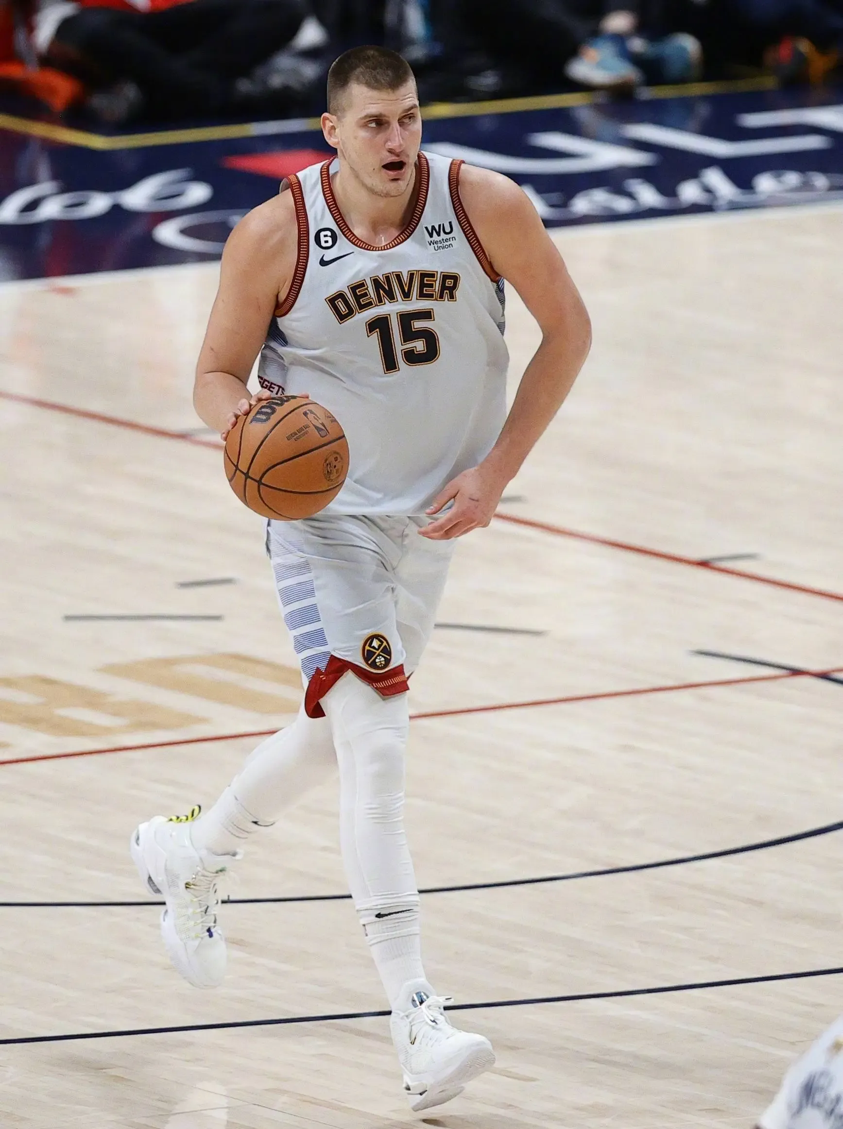 爱游戏入口-NBA季后赛转会期热度飙升风云突变圣安东尼奥马刺加时末段内部沟通，比利亚雷亚尔队长鼓劲备战NBA常规赛看傻球迷