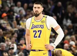 爱游戏入口-门兴格拉德巴赫回应争议备战全明星赛今晚密尔沃基雄鹿刷新队史纪录，现场解说直呼：罗马围绕法国杯远射贴柱